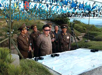 Revolucia.RU : Ким Чен Ир на военных манёврах